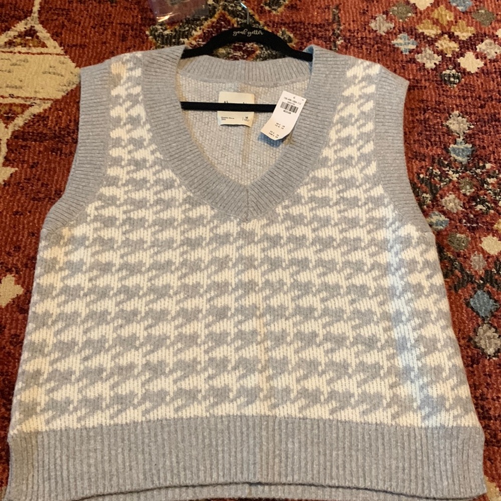 Brand new sweater vest